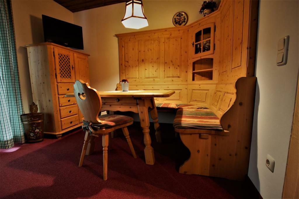 Hotel Ferienhaus Waldwinkl à Grainau Chambre photo